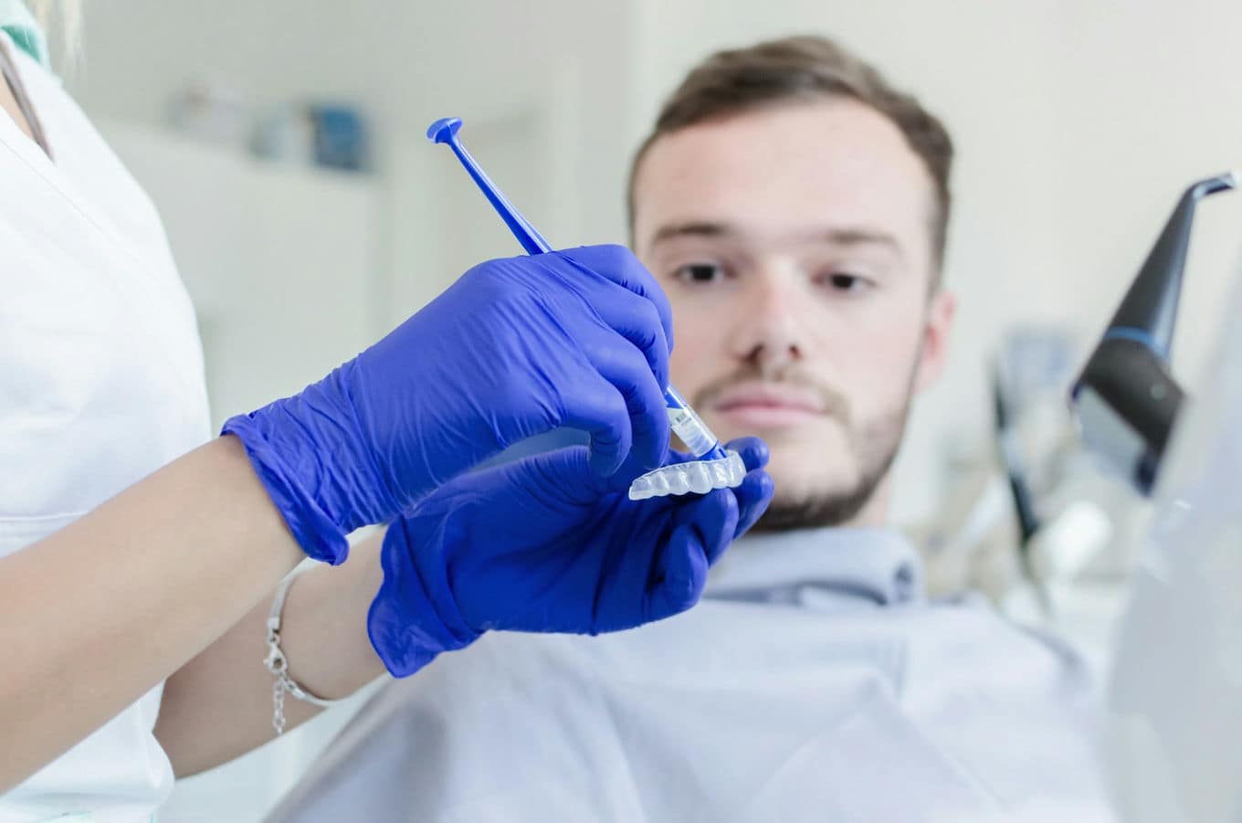 nakładkowe wybielanie zębów